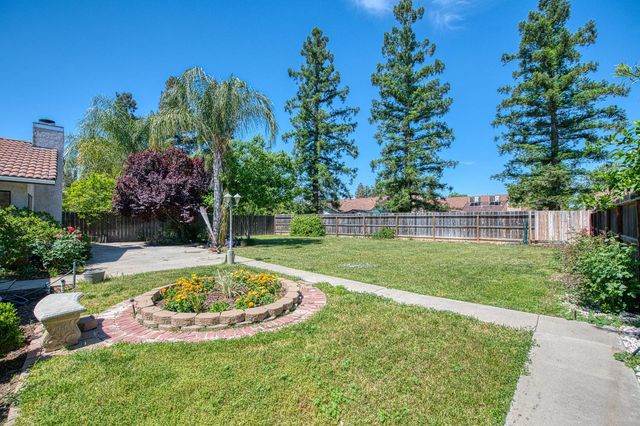 2091 Escalon Avenue, Clovis, CA 93611