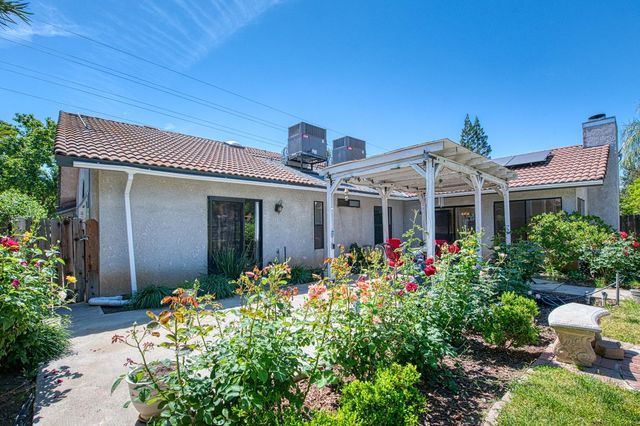 2091 Escalon Avenue, Clovis, CA 93611