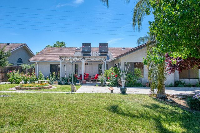 2091 Escalon Avenue, Clovis, CA 93611