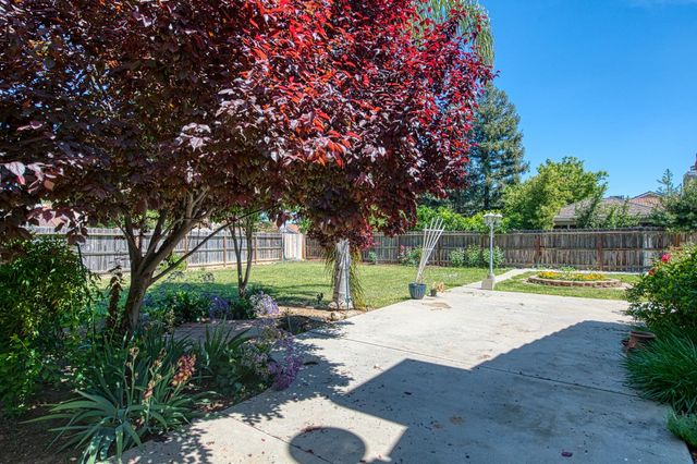 2091 Escalon Avenue, Clovis, CA 93611