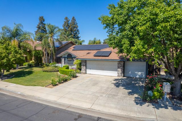 2091 Escalon Avenue, Clovis, CA 93611