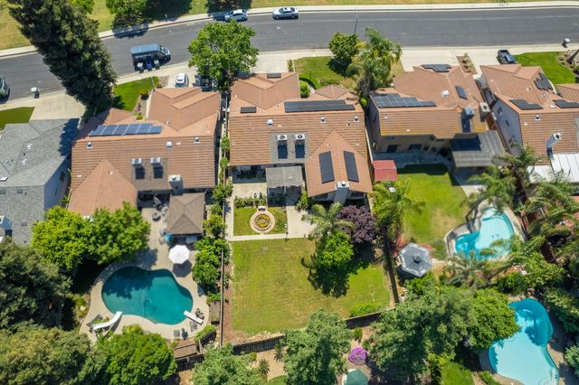 2091 Escalon Avenue, Clovis, CA 93611