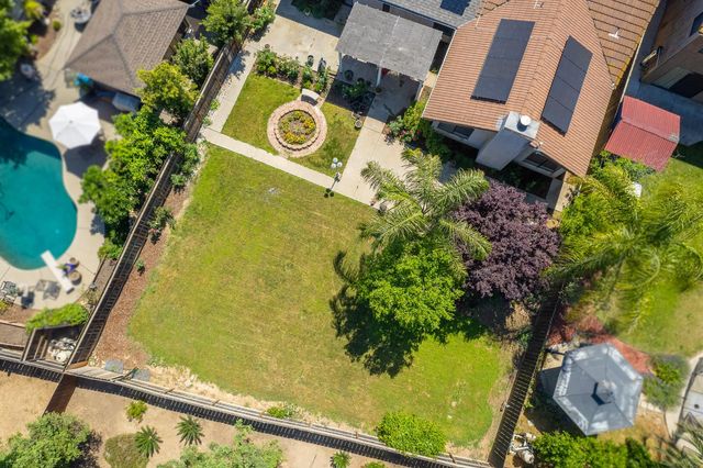 2091 Escalon Avenue, Clovis, CA 93611