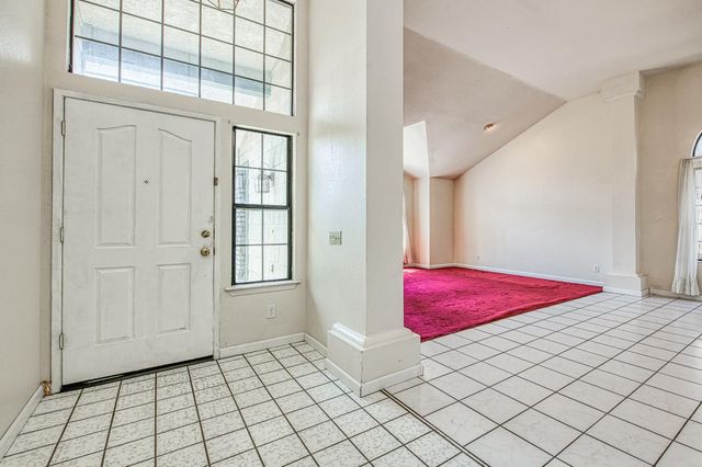 2091 Escalon Avenue, Clovis, CA 93611