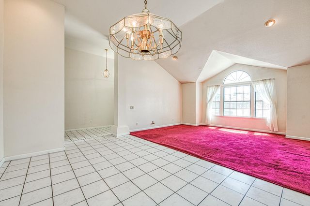 2091 Escalon Avenue, Clovis, CA 93611