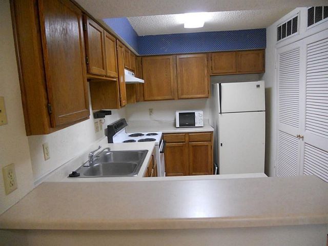10555 Turtlewood Court 2003, Houston, TX 77072