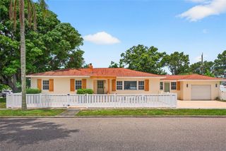 600 30TH STREET N, St Petersburg, FL 33713
