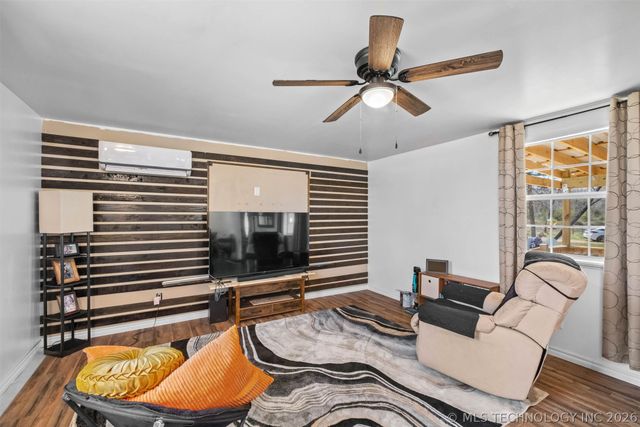 448933 Hwy 100, Vian, OK 74962