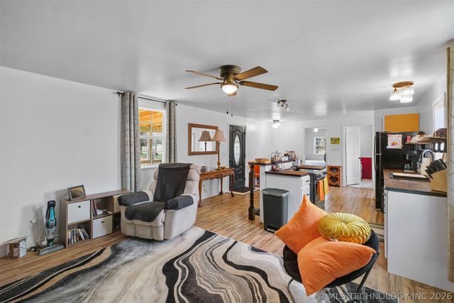 448933 Hwy 100, Vian, OK 74962