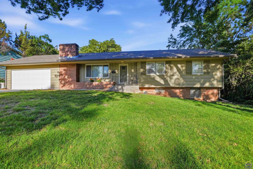 2787 SW Boswell AVE, Topeka, KS 66611
