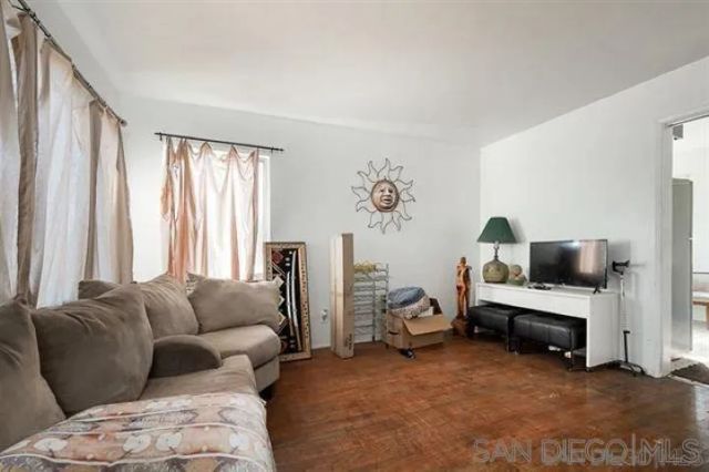 811 S 32nd St, San Diego, CA 92113