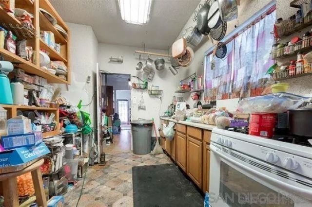 811 S 32nd St, San Diego, CA 92113