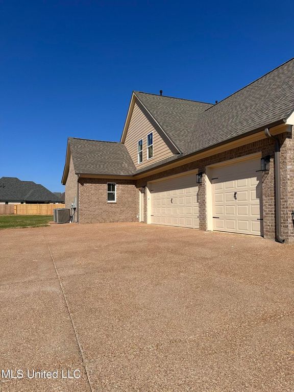 1817 Caribe Drive, Nesbit, MS 38651 — photo 2