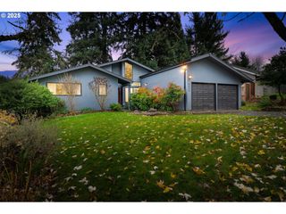 3423 CHAUCER Way, Eugene, OR 97405