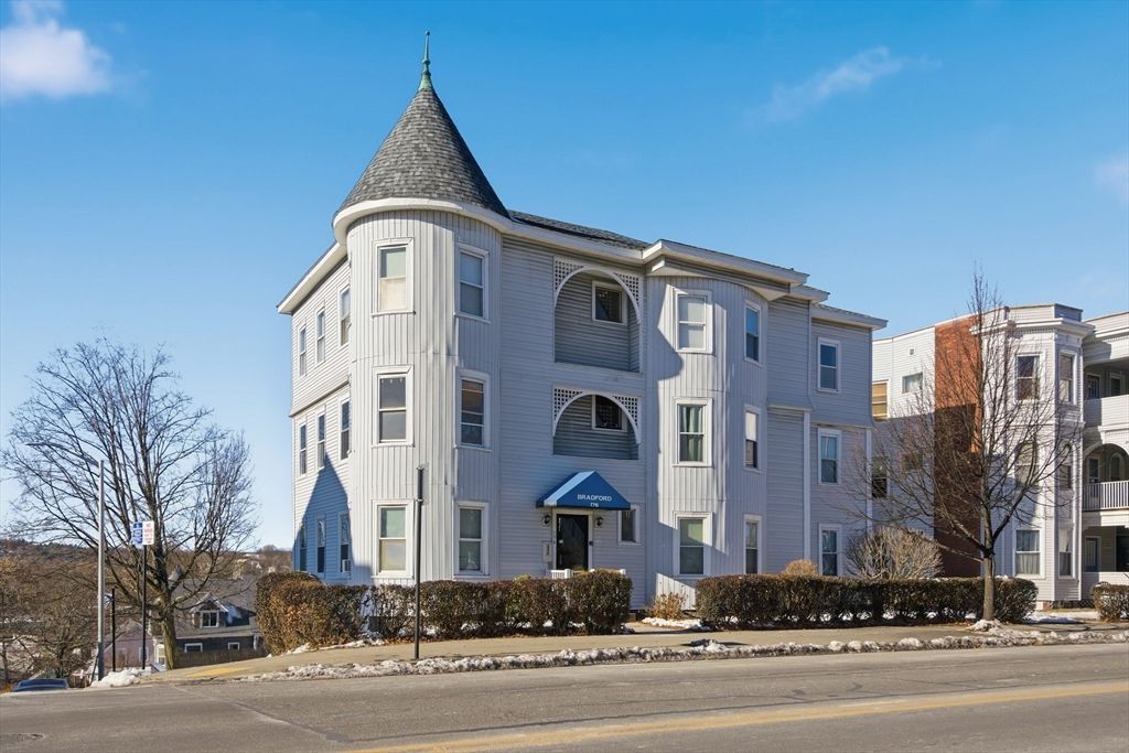 176 Lincoln Street B4, Worcester, MA 01605