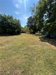 9436 North Avenue, St John, MO 63114