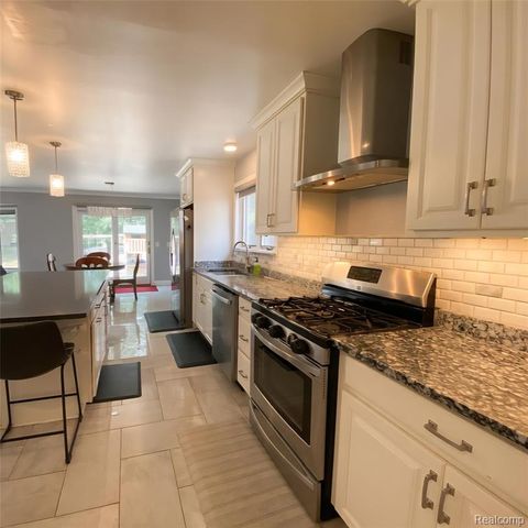 34608 Pinehurst Drive, Livonia, MI 48154