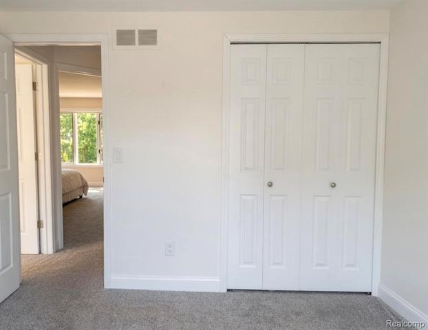 34608 Pinehurst Drive, Livonia, MI 48154
