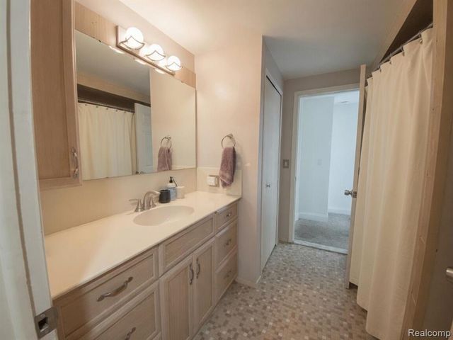 34608 Pinehurst Drive, Livonia, MI 48154