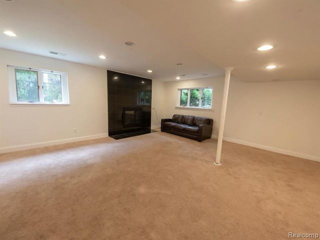 34608 Pinehurst Drive, Livonia, MI 48154