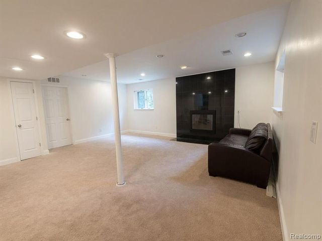 34608 Pinehurst Drive, Livonia, MI 48154