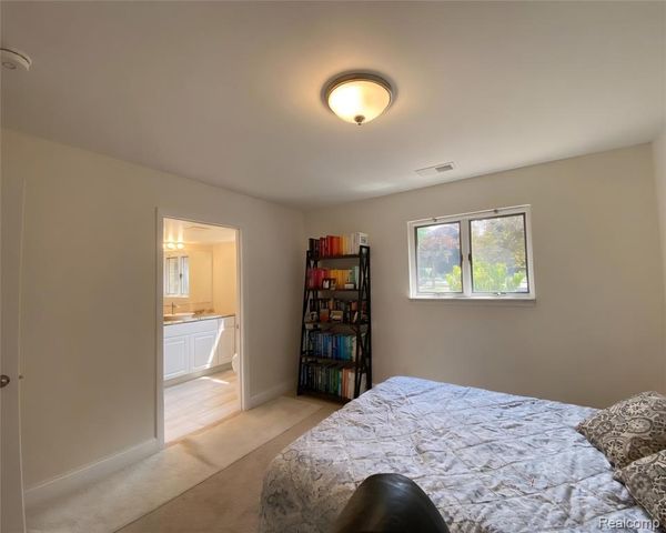 34608 Pinehurst Drive, Livonia, MI 48154