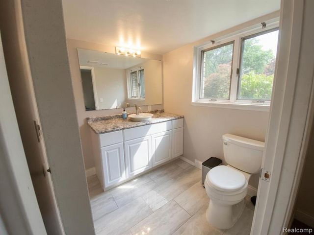 34608 Pinehurst Drive, Livonia, MI 48154