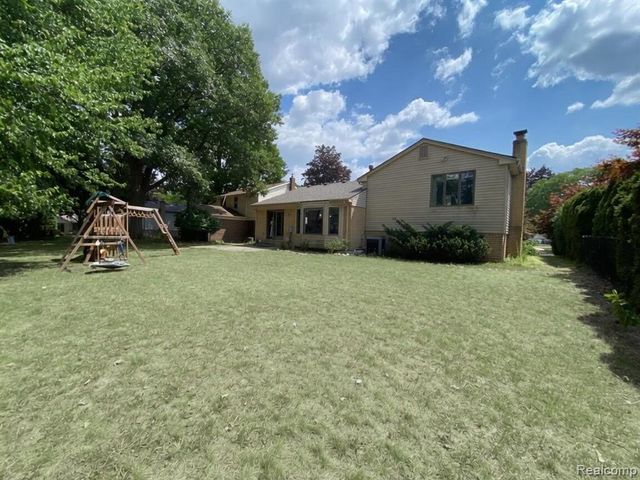 34608 Pinehurst Drive, Livonia, MI 48154