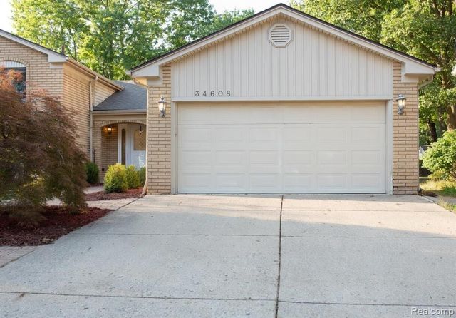 34608 Pinehurst Drive, Livonia, MI 48154