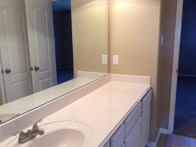 5718 Emerald Brook Lane, League City, TX 77573