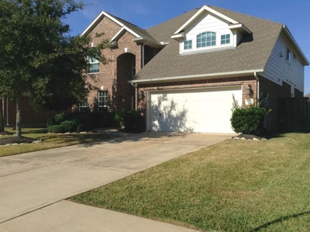 5718 Emerald Brook Lane, League City, TX 77573