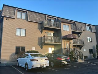 23 Village Court, West Warwick, RI 02893