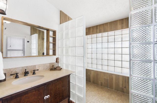 400 33rd Street, West Palm Beach, FL 33407