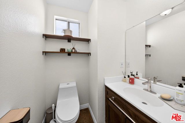 9034 Willis Avenue 14, Los Angeles, CA 91402