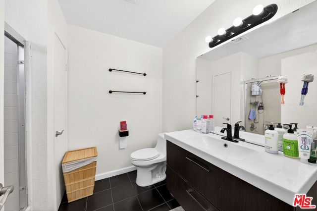 9034 Willis Avenue 14, Los Angeles, CA 91402