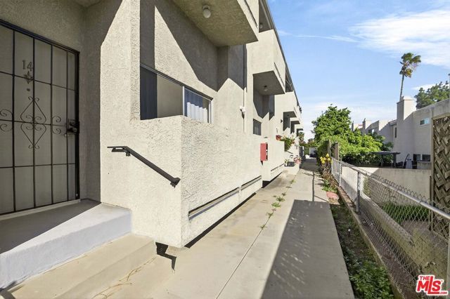 9034 Willis Avenue 14, Los Angeles, CA 91402