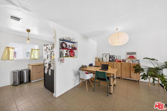 9034 Willis Avenue 14, Los Angeles, CA 91402