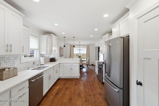 7611 Parkcrest Way, Louisville, KY 40214