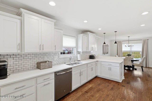 7611 Parkcrest Way, Louisville, KY 40214
