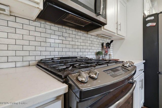 7611 Parkcrest Way, Louisville, KY 40214