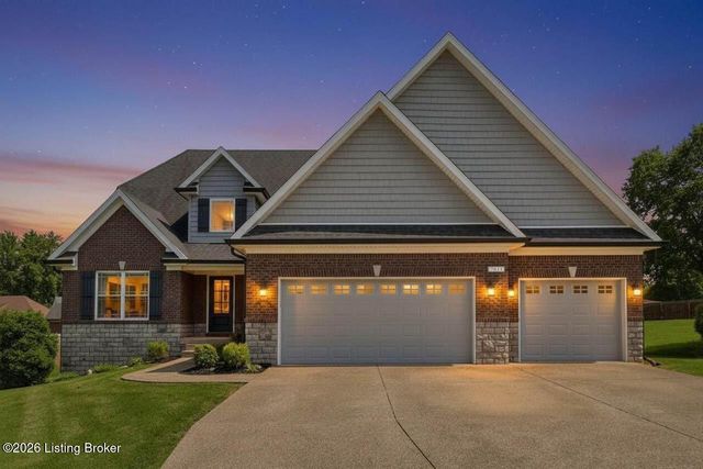 7611 Parkcrest Way, Louisville, KY 40214