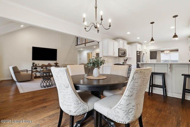 7611 Parkcrest Way, Louisville, KY 40214