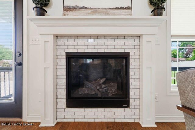 7611 Parkcrest Way, Louisville, KY 40214