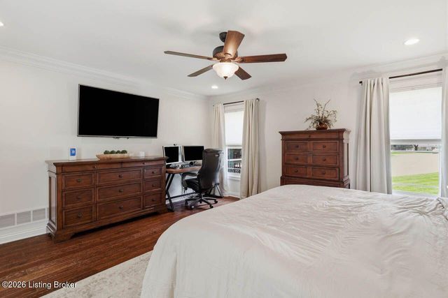 7611 Parkcrest Way, Louisville, KY 40214