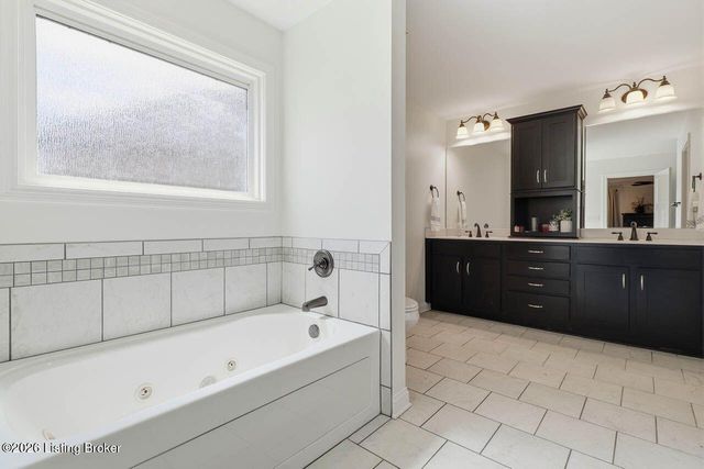 7611 Parkcrest Way, Louisville, KY 40214