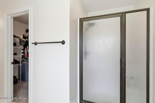 7611 Parkcrest Way, Louisville, KY 40214
