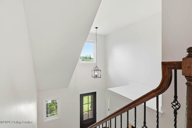 7611 Parkcrest Way, Louisville, KY 40214