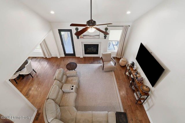 7611 Parkcrest Way, Louisville, KY 40214