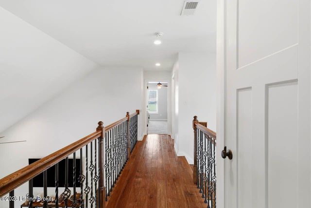 7611 Parkcrest Way, Louisville, KY 40214
