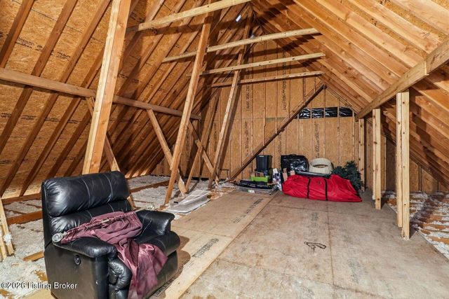 7611 Parkcrest Way, Louisville, KY 40214